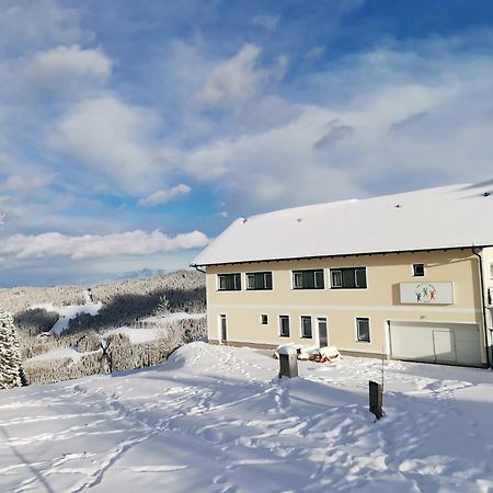 Gaestehaus Hebalm, Family & Friends Auf 900 M2 Wohnflaeche Erleben, Alleinnutzung Moeglich Pack 外观 照片
