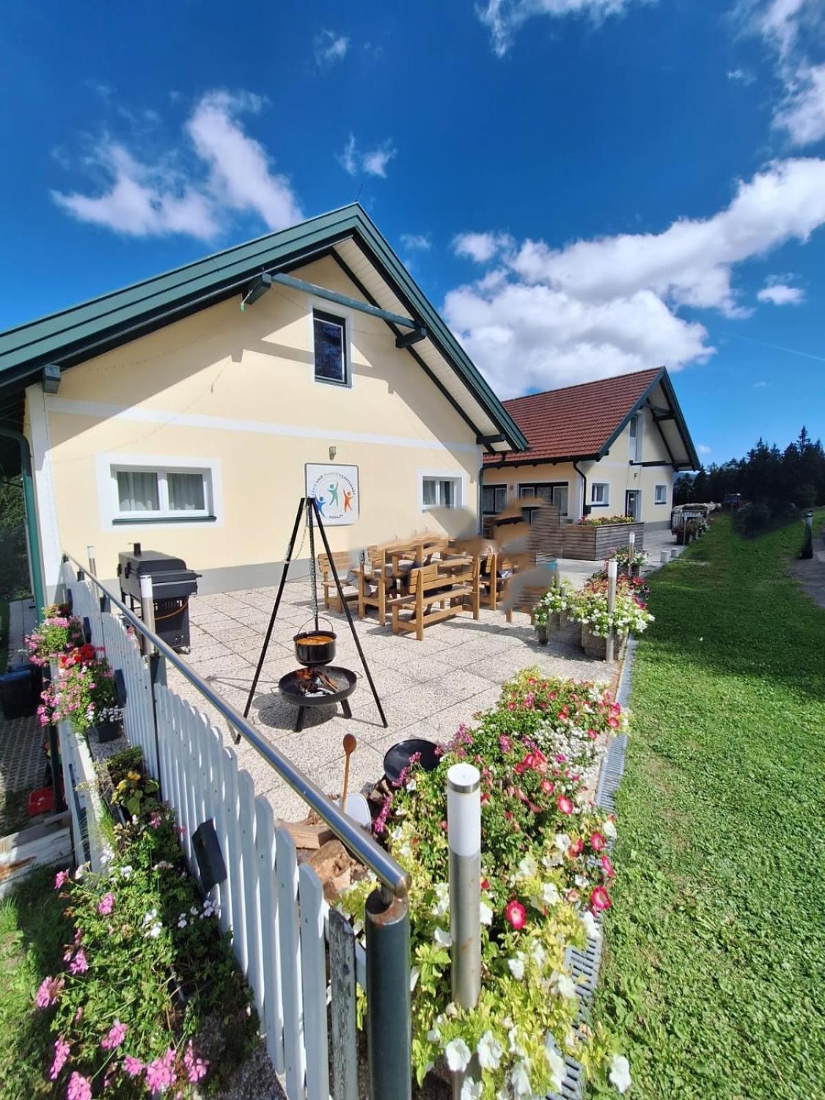 Gaestehaus Hebalm, Family & Friends Auf 900 M2 Wohnflaeche Erleben, Alleinnutzung Moeglich Pack 外观 照片